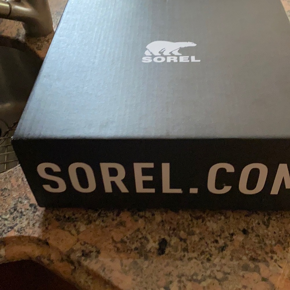 Brand New Sorel men’s waterproof boots.